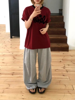 灰色