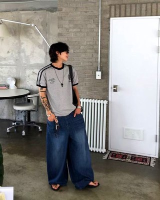 蓝色