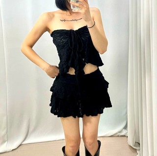 黑色