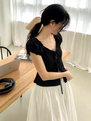 黑色