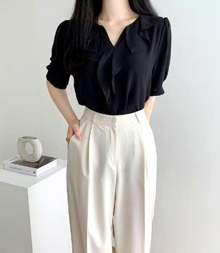 黑色