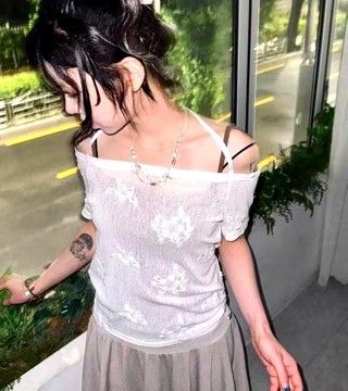 白色