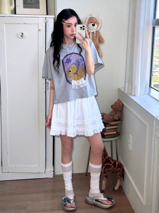 灰色