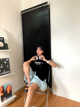 黑色