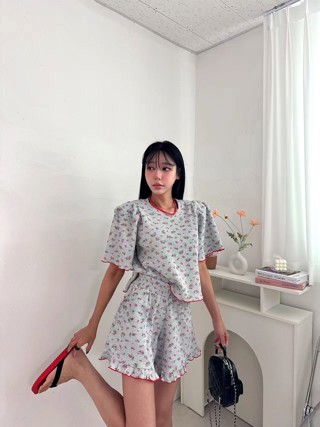 白色