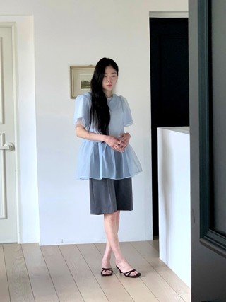 蓝色