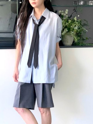 蓝色