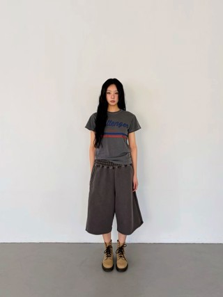 灰色