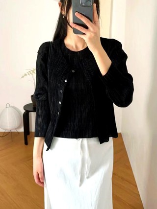 黑色