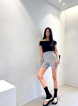 灰色
