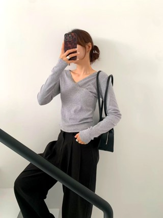 灰色
