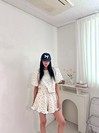 白色