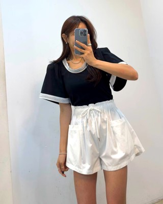 黑色