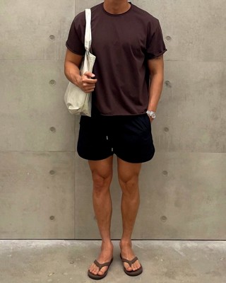 黑色