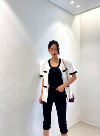 黑色