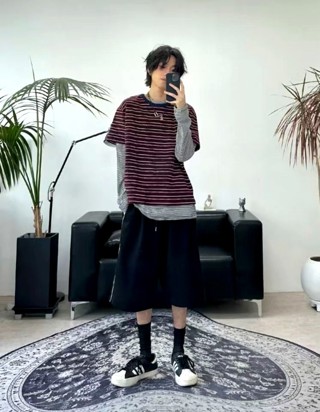 灰色