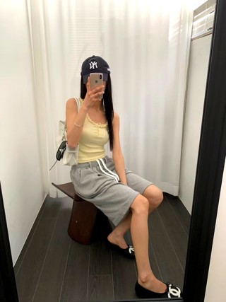 灰色