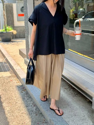黑色