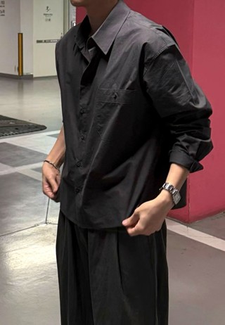 黑色