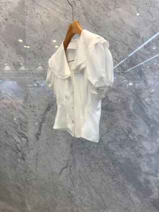 白色