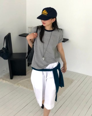 黑色