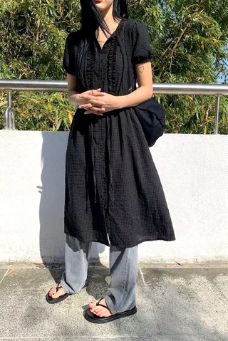 黑色