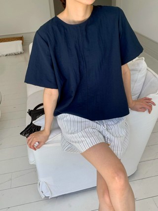深蓝色