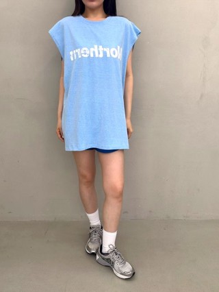 蓝色