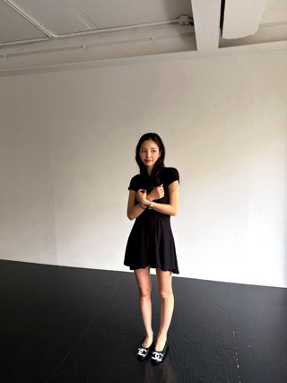 黑色