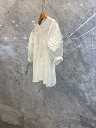 白色