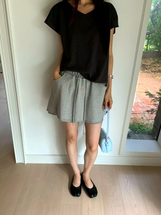 灰色