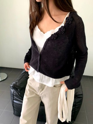 黑色