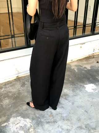 黑色