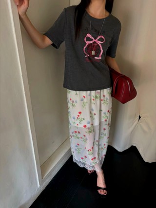 灰色