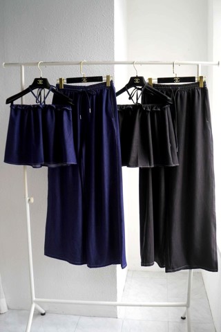 深蓝色