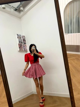 红色