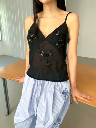 黑色