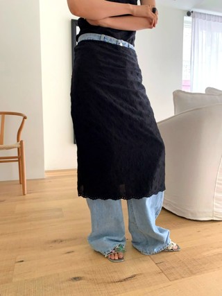 黑色