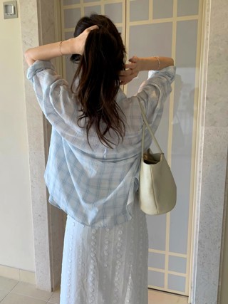蓝色