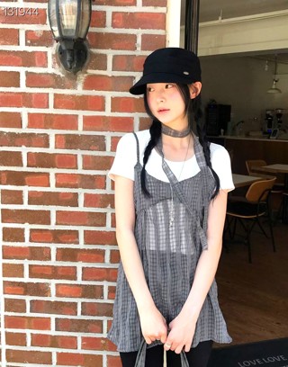 黑色