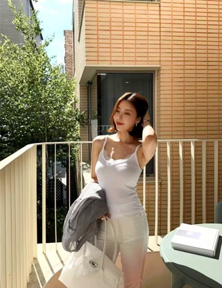 白色