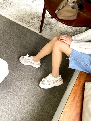 白色