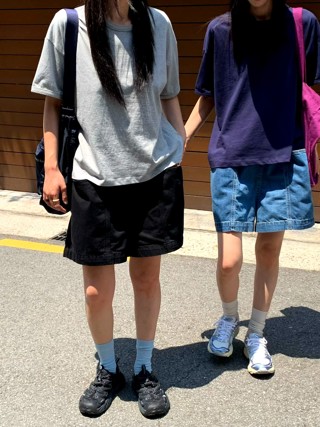 灰色