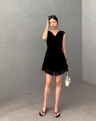 黑色