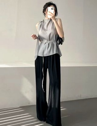 灰色