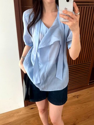 蓝色