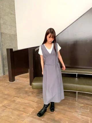 灰色
