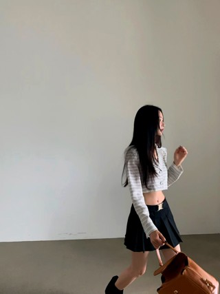 灰色
