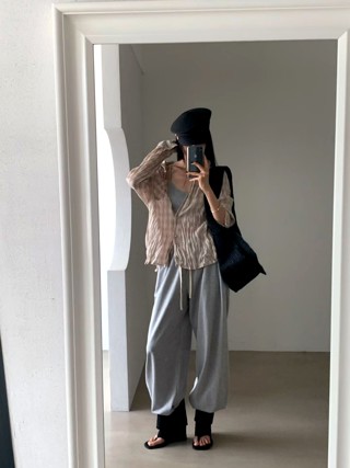 灰色