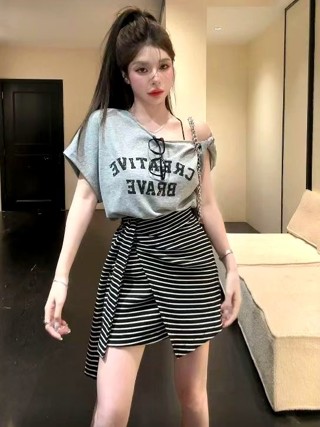 灰色